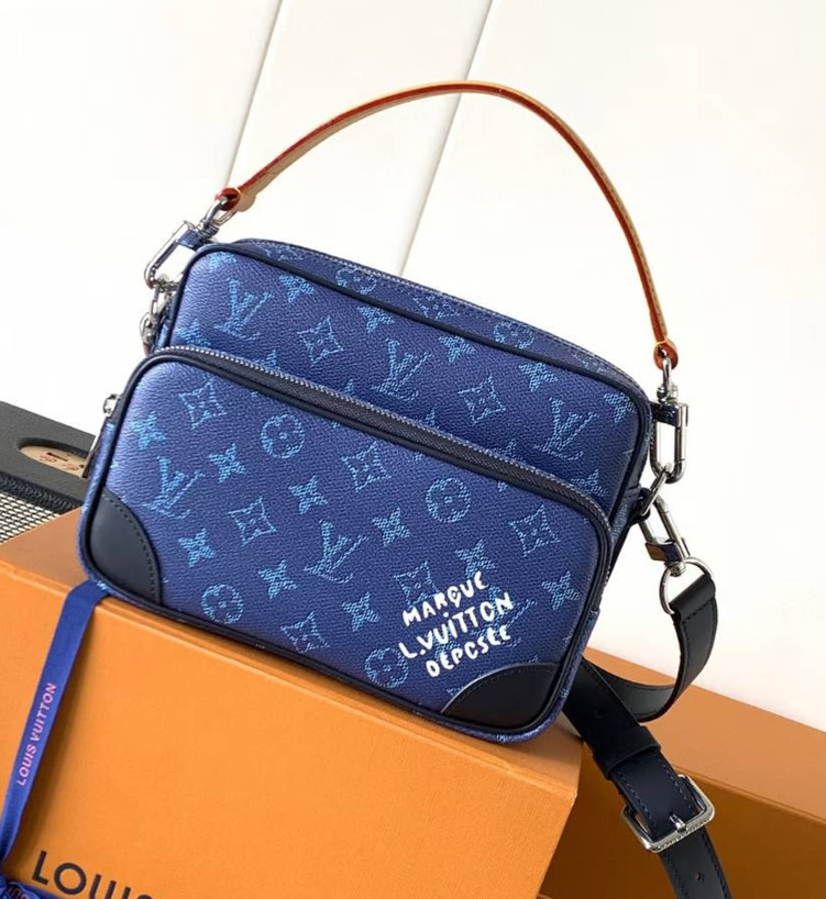 【3WAYで使えて収納力も◎】Louis Vuitton ナイル