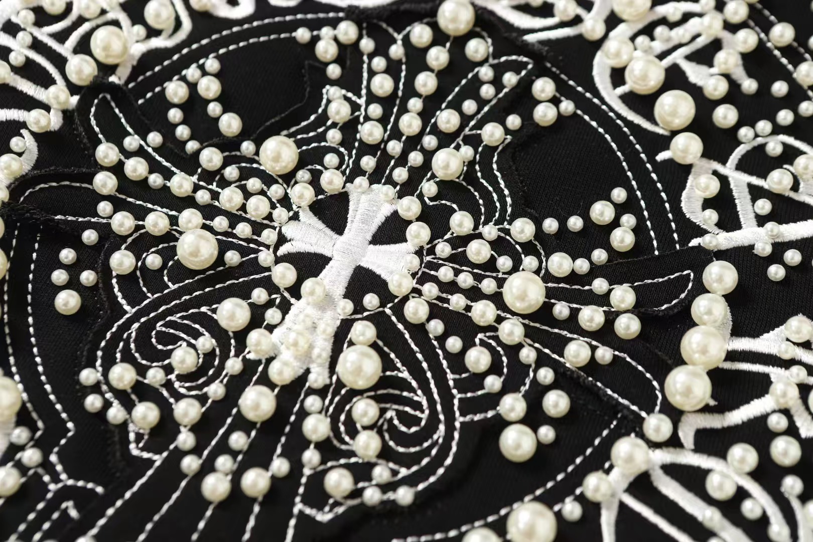 【CHROME HEARTS】クロムハーツ パーカー 男女兼用、ご好評に付き再入荷！