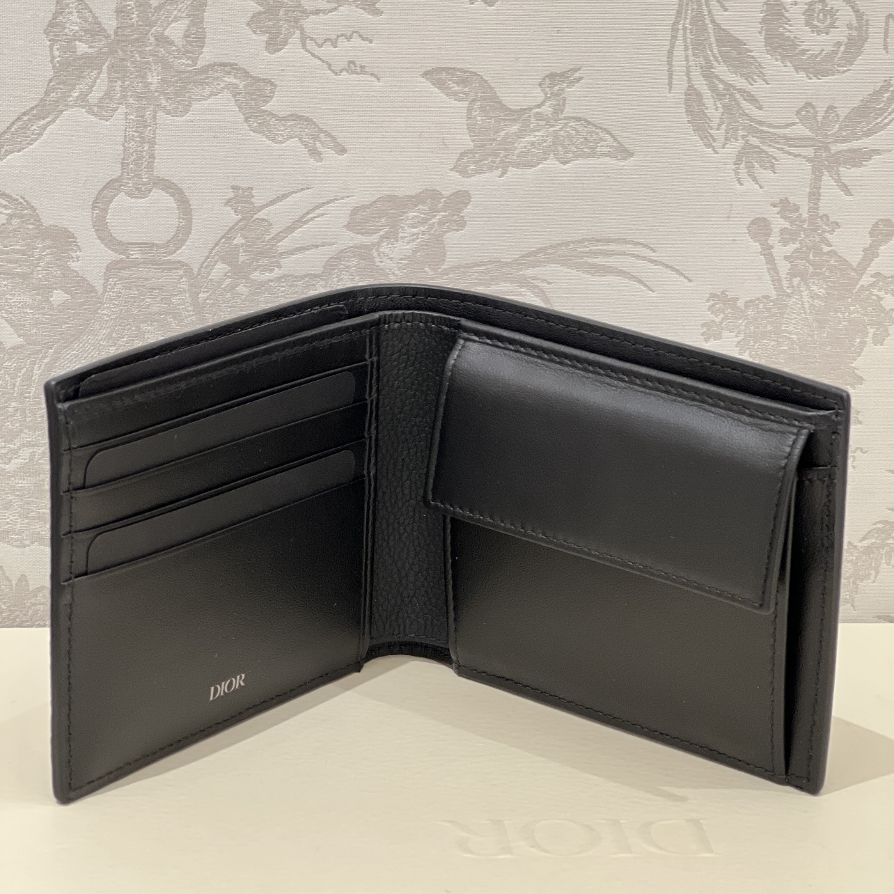 【上品でシンプル☆】Dior コインケース付き二つ折りウォレット