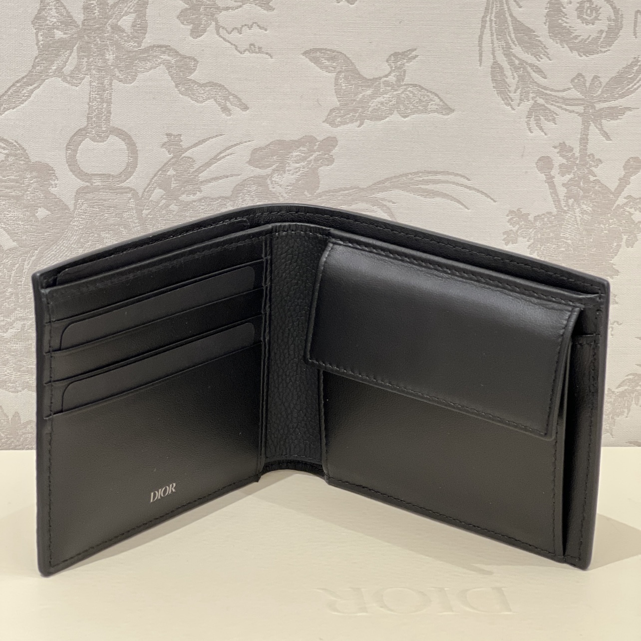 【上品でシンプル☆】Dior コインケース付き二つ折りウォレット