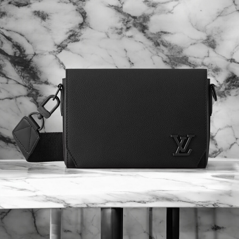 Louis Vuitton テイクオフ メッセンジャー PM M24769