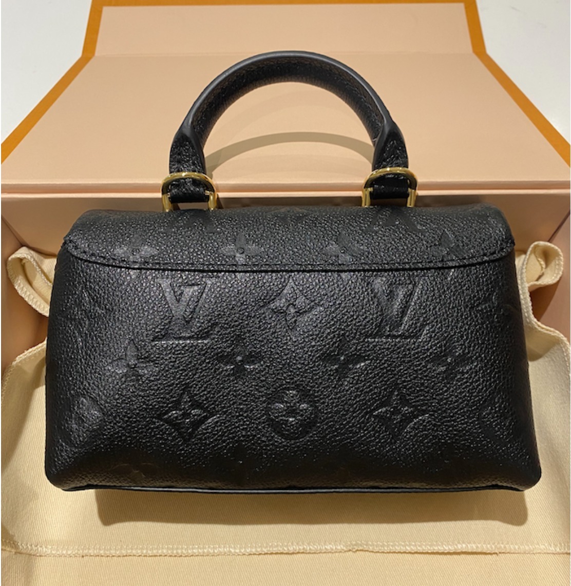 海外限定品♪ Louis Vuitton ナノマドレーヌ ハンドバッグ 2way