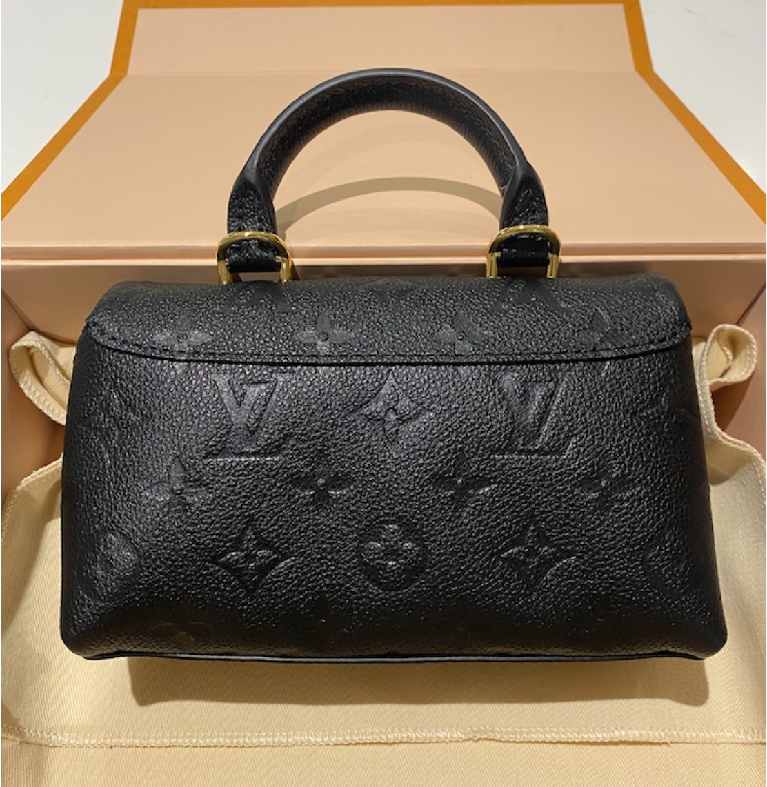 海外限定品♪ Louis Vuitton ナノマドレーヌ ハンドバッグ 2way