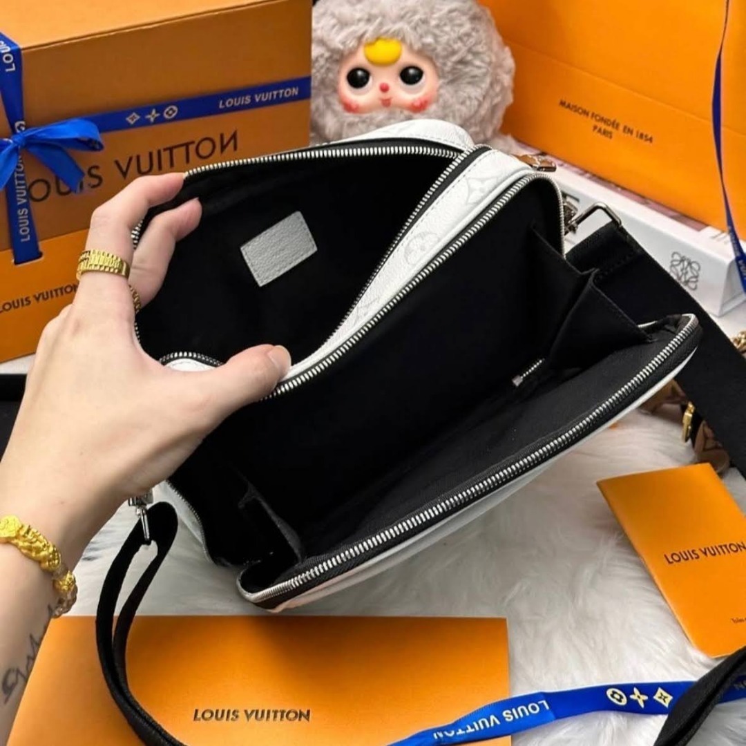 【新作】LV アルファメッセンジャーバッグホワイトモノグラム