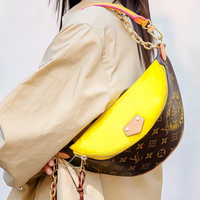 【イエローが差し色♪】Louis Vuitton バムバッグ