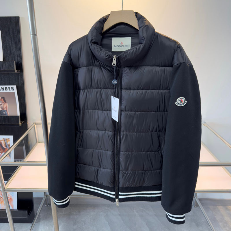 【Moncler】 ダウンジャケット大特価開催