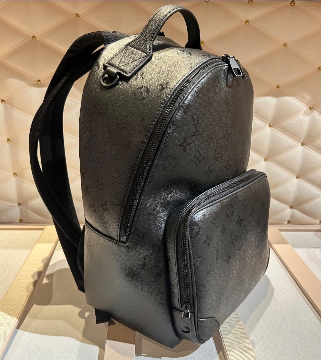お洒落【Louis Vuitton】ディスカバリー・カーゴ バックパック