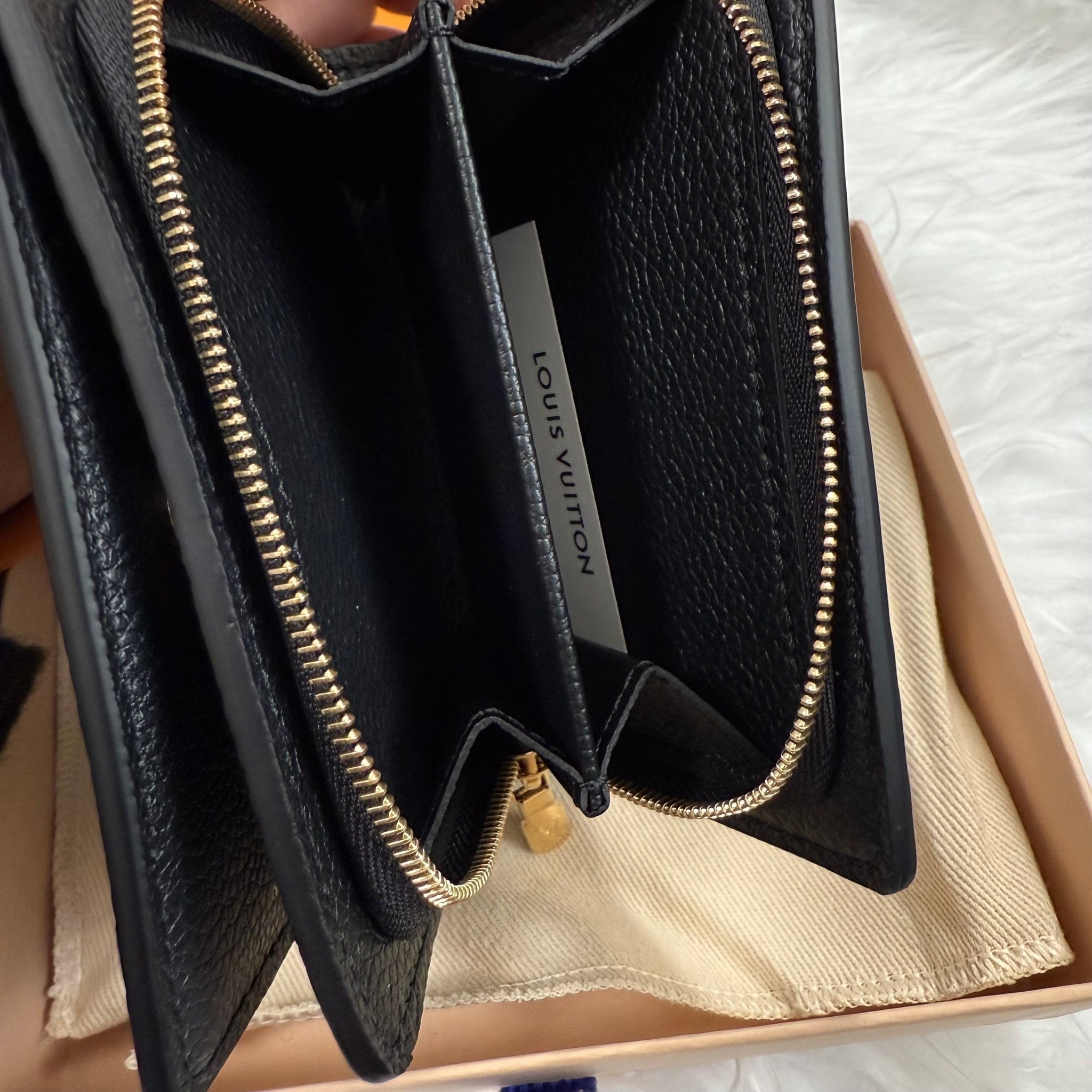 LV ポルトフォイユ・クレア 