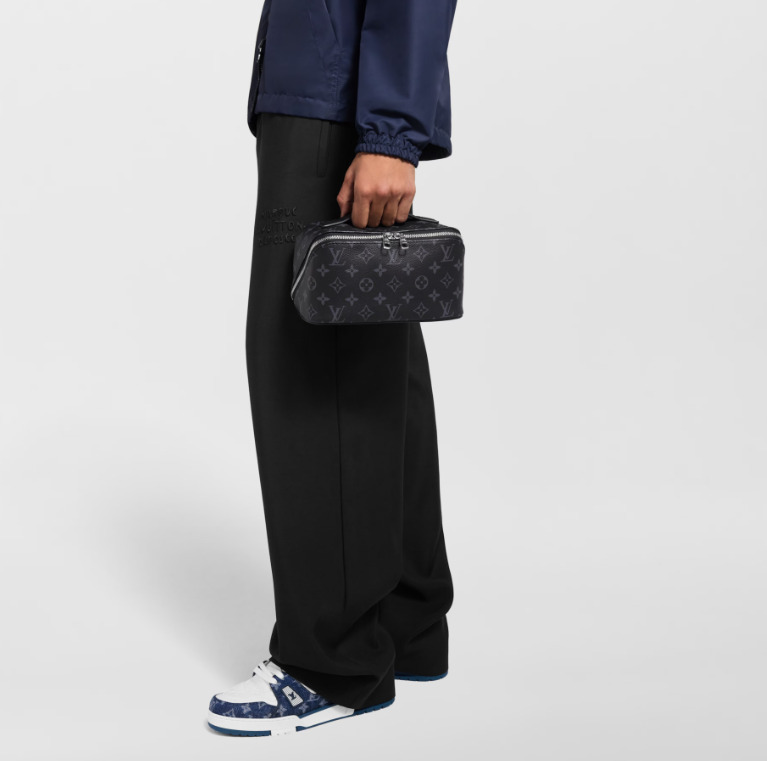 ヴィトン ハンドバッグ モノグラム 黒 ビジネス スーツ に