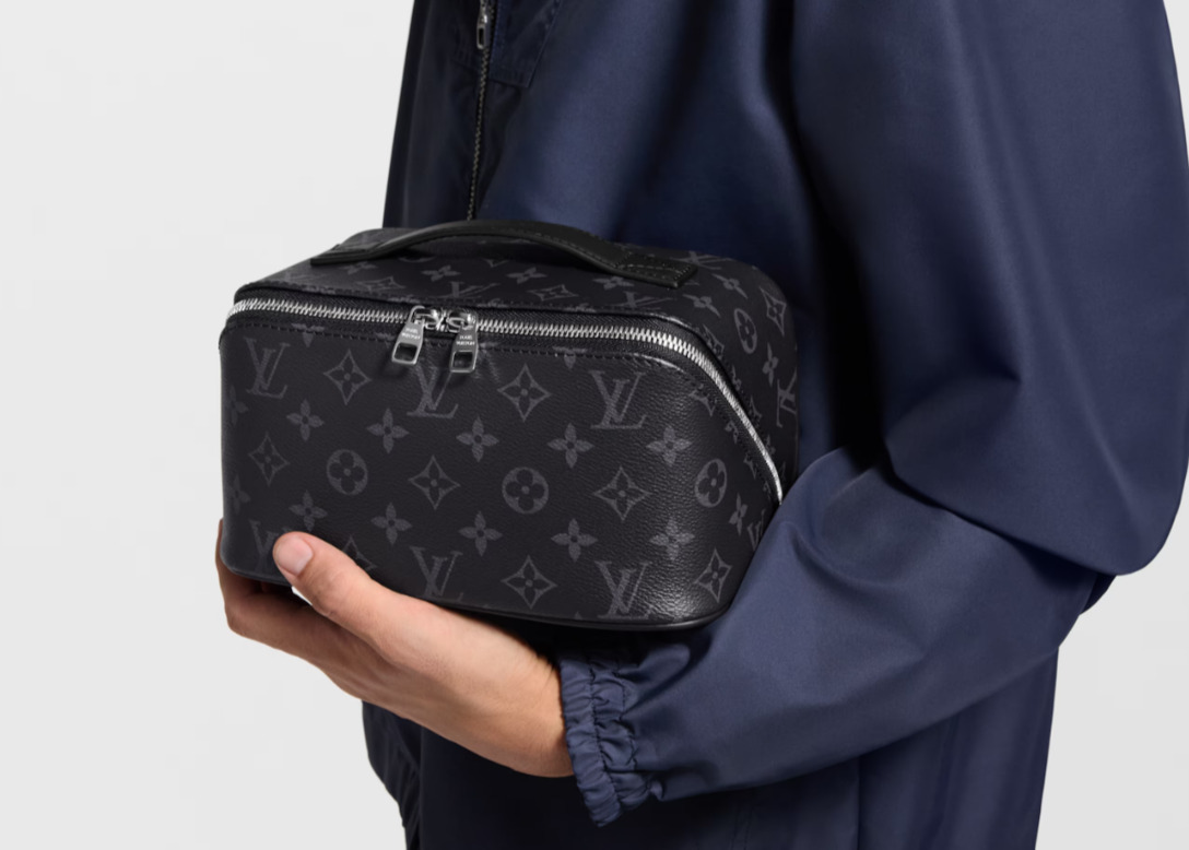 ヴィトン ハンドバッグ モノグラム 黒 ビジネス スーツ に