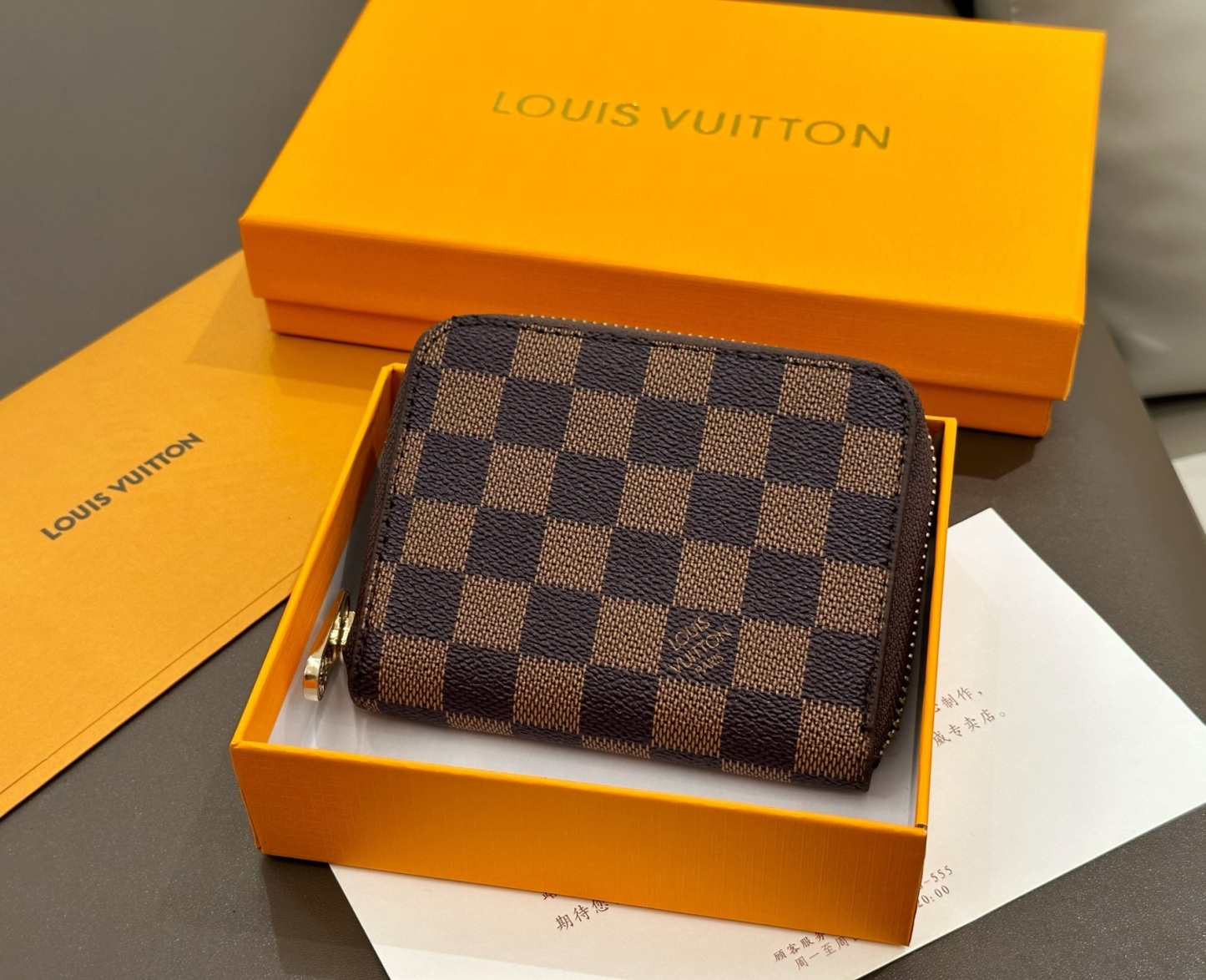 LOUIS VUITTON ジッピー・コインパース