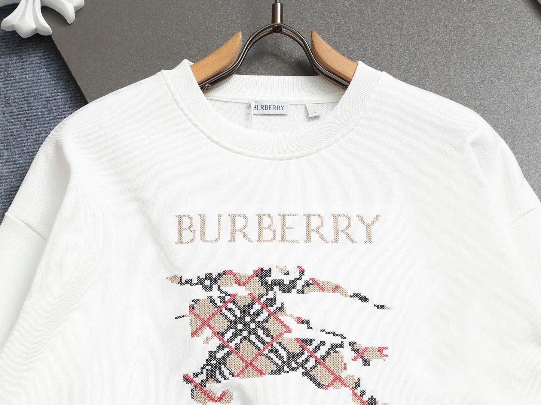 【BURBERRY】刺繍長袖 T シャツ