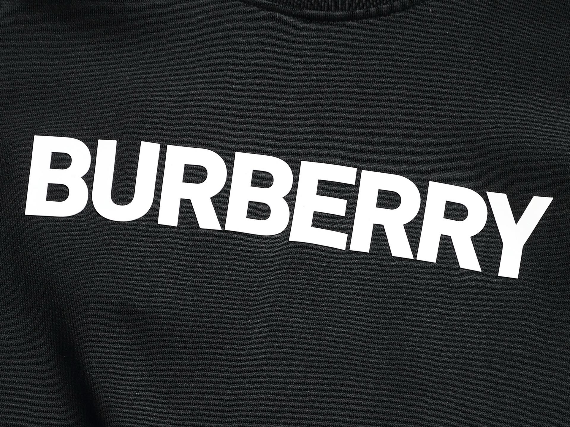 【BURBERRY】プリント長袖 T シャツ