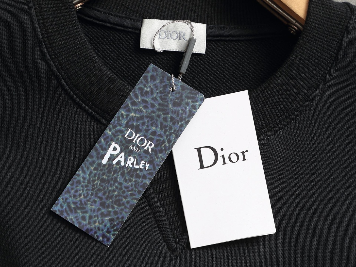 【DIOR】刺繍長袖 T シャツ