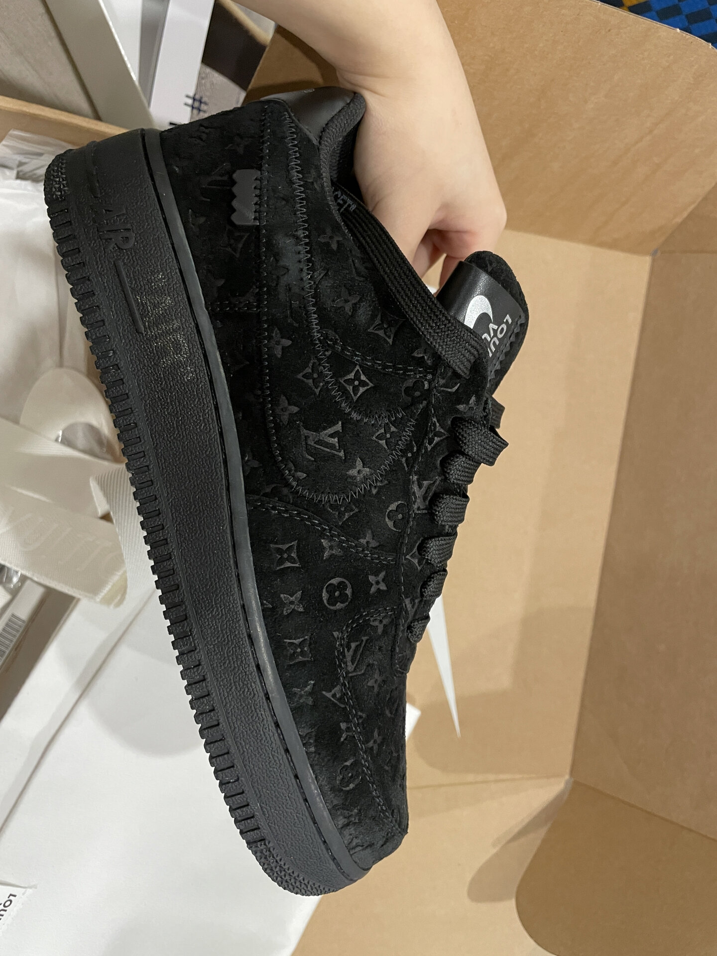 【Louis Vuitton x Nike】コラボ Air Force 1 Low & Pilot Case Black【日本未入荷】♪超入手困難