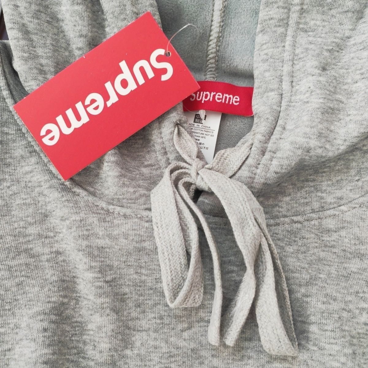 【SUPREME旗艦店】 パーカー ご好評に付き再入荷！