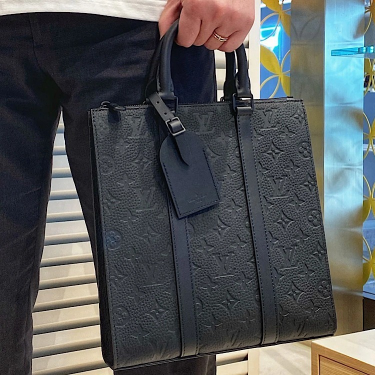 【ビジネスに活躍】Louis Vuitton サックプラバッグ　A4収納可