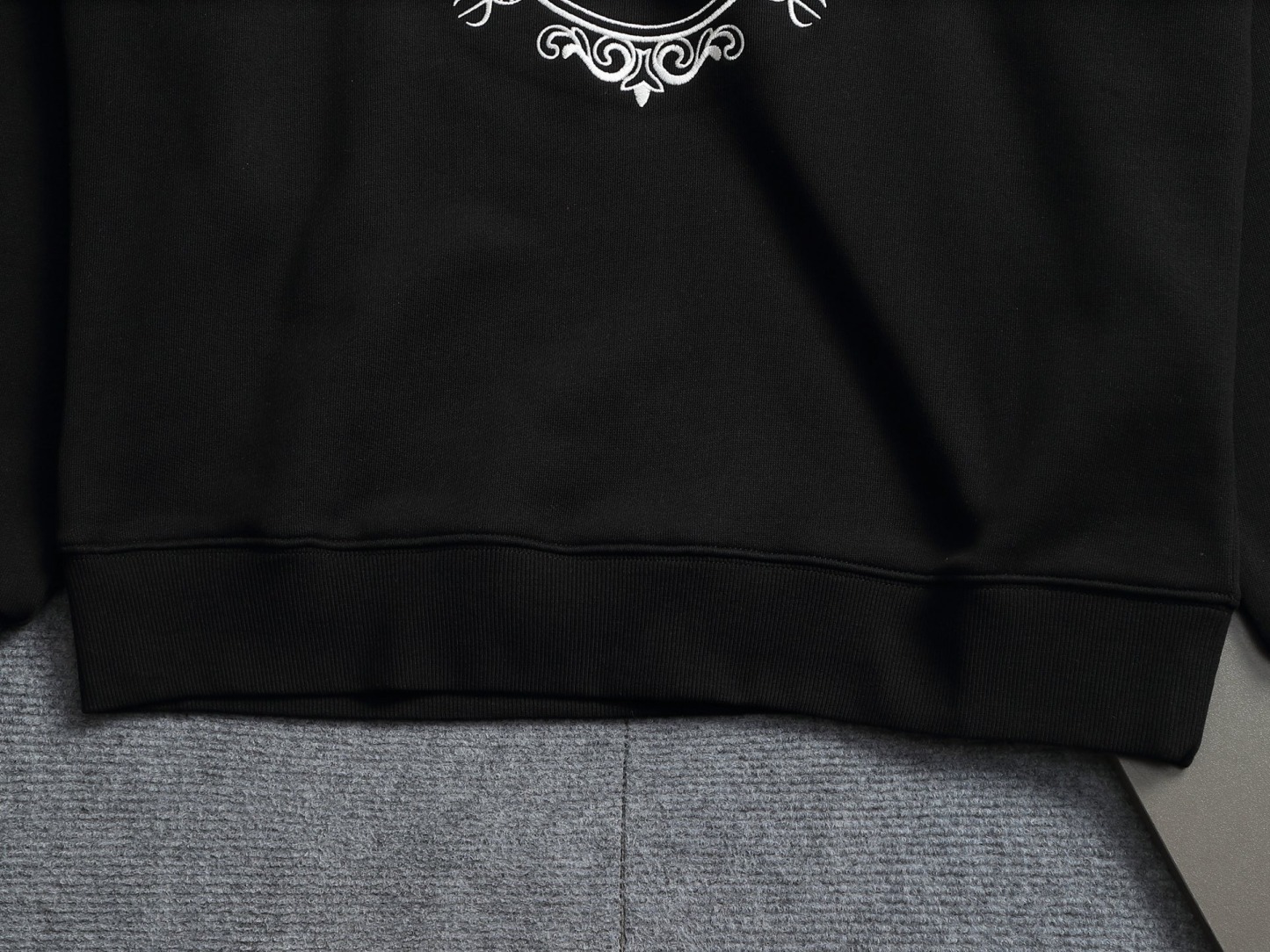 【HERMES】刺繍長袖 T シャツ