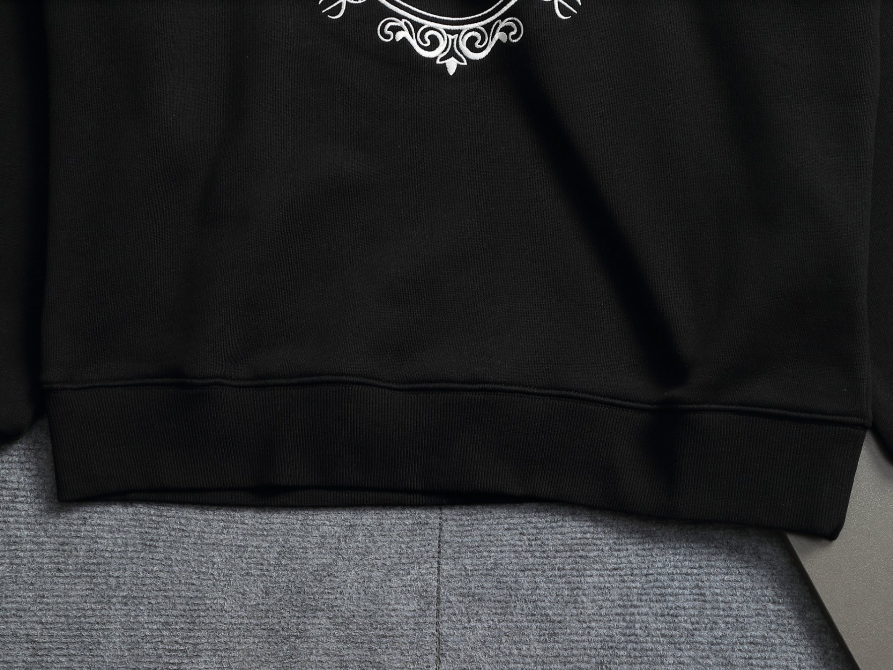 【HERMES】刺繍長袖 T シャツ