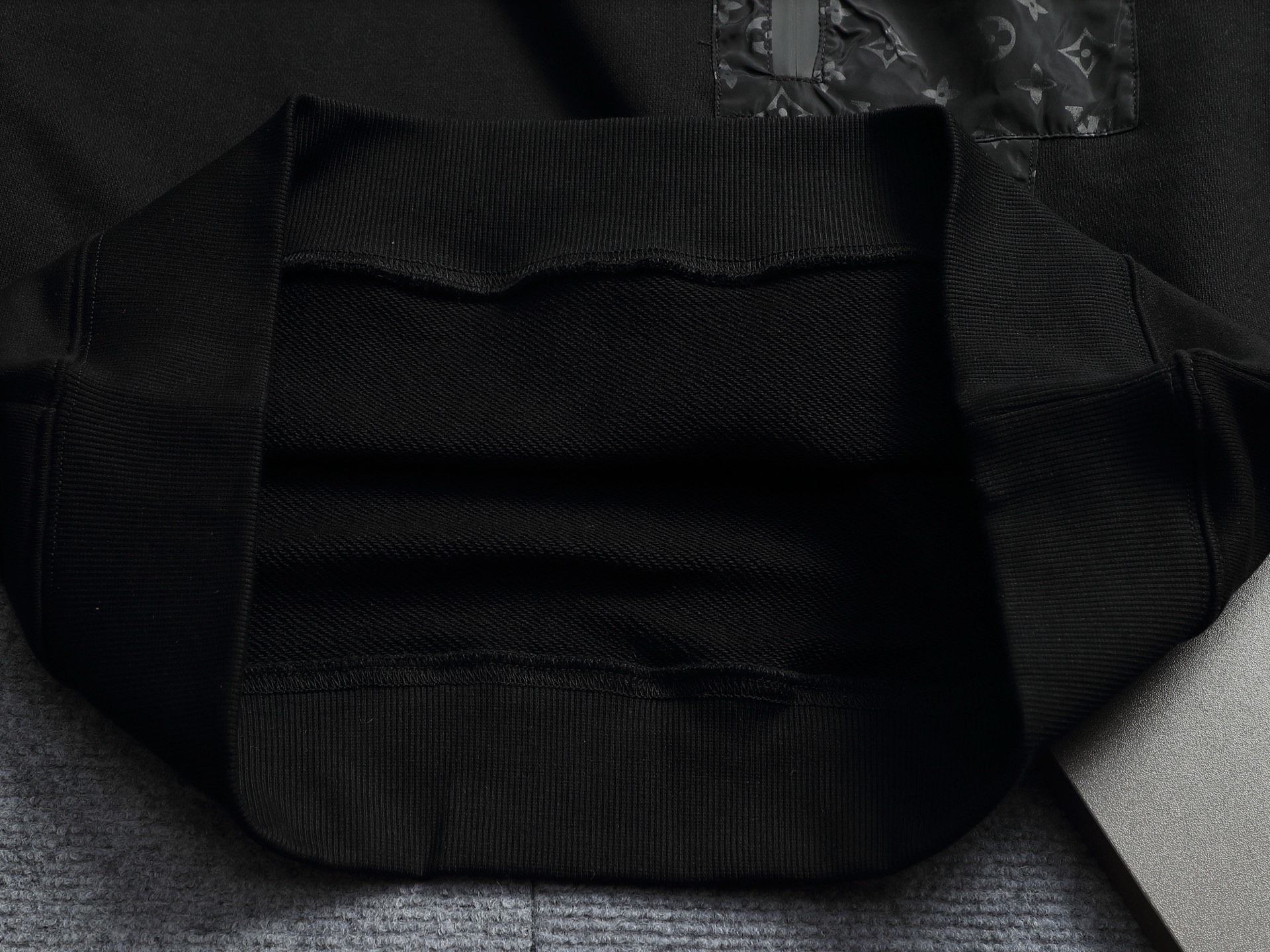 【LOUIS VUITTON】長袖 T シャツ
