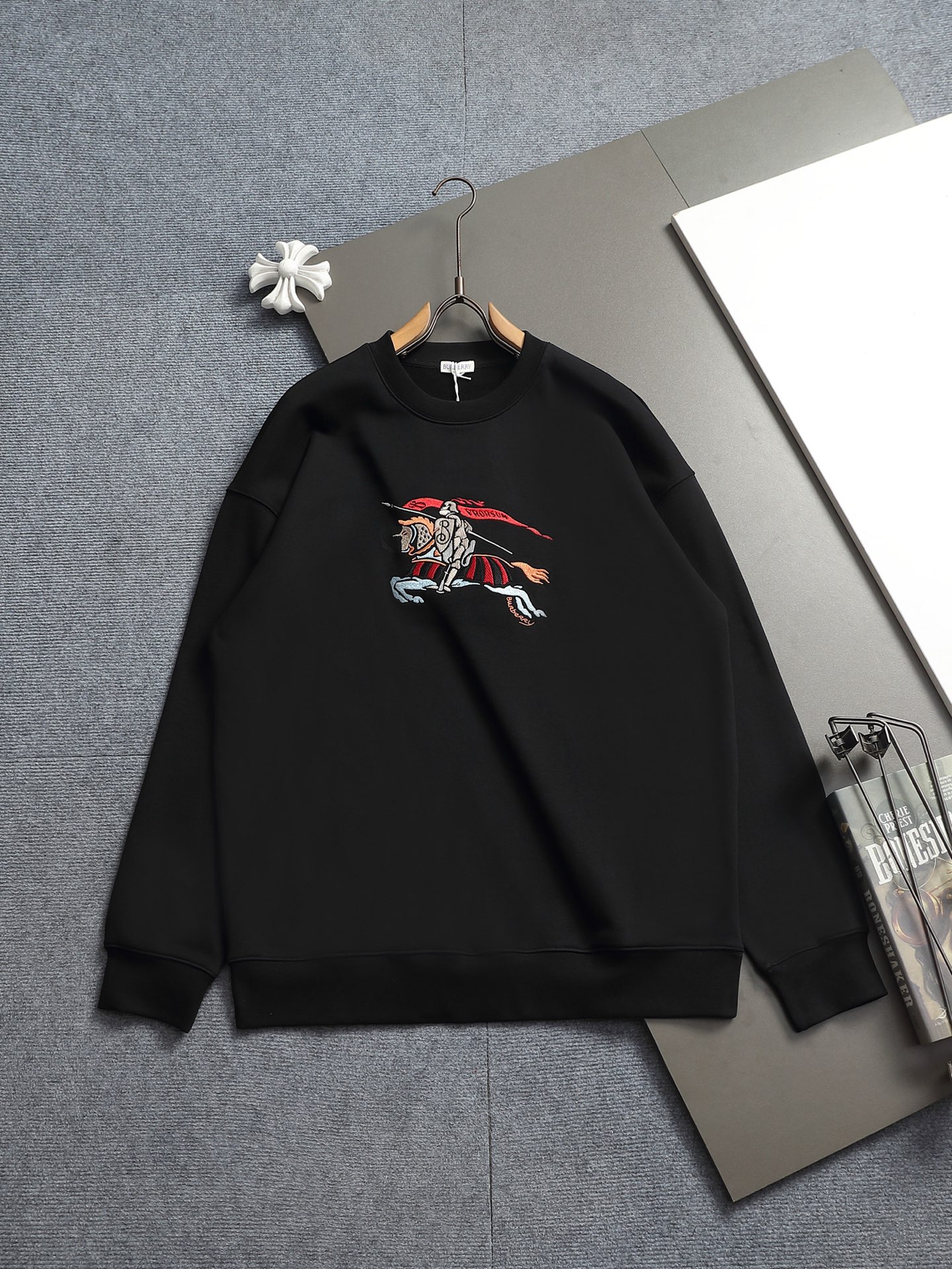 【BURBERRY】刺繍長袖 T シャツ