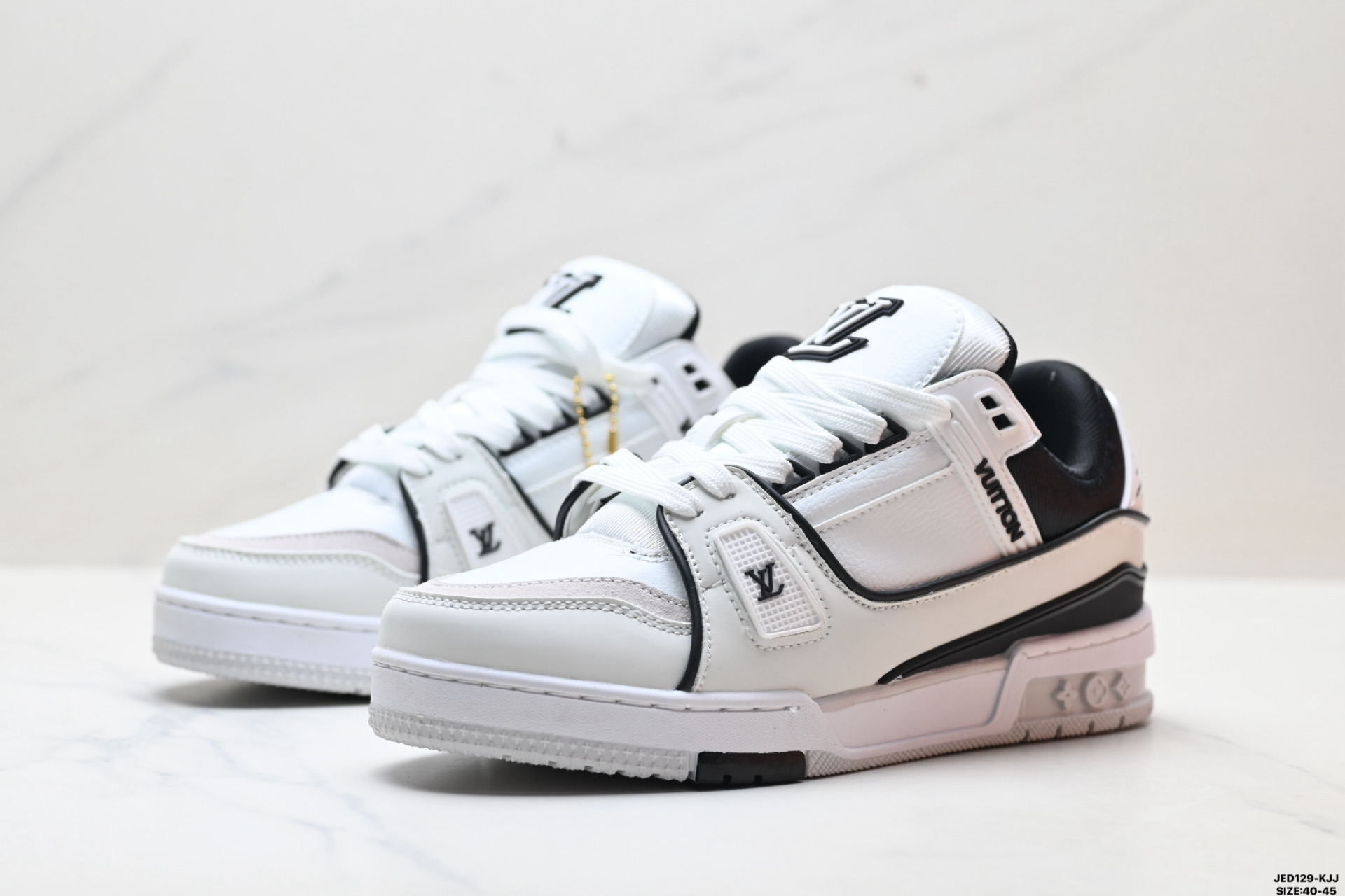 Louis Vuitton Trainer Sneaker Low 