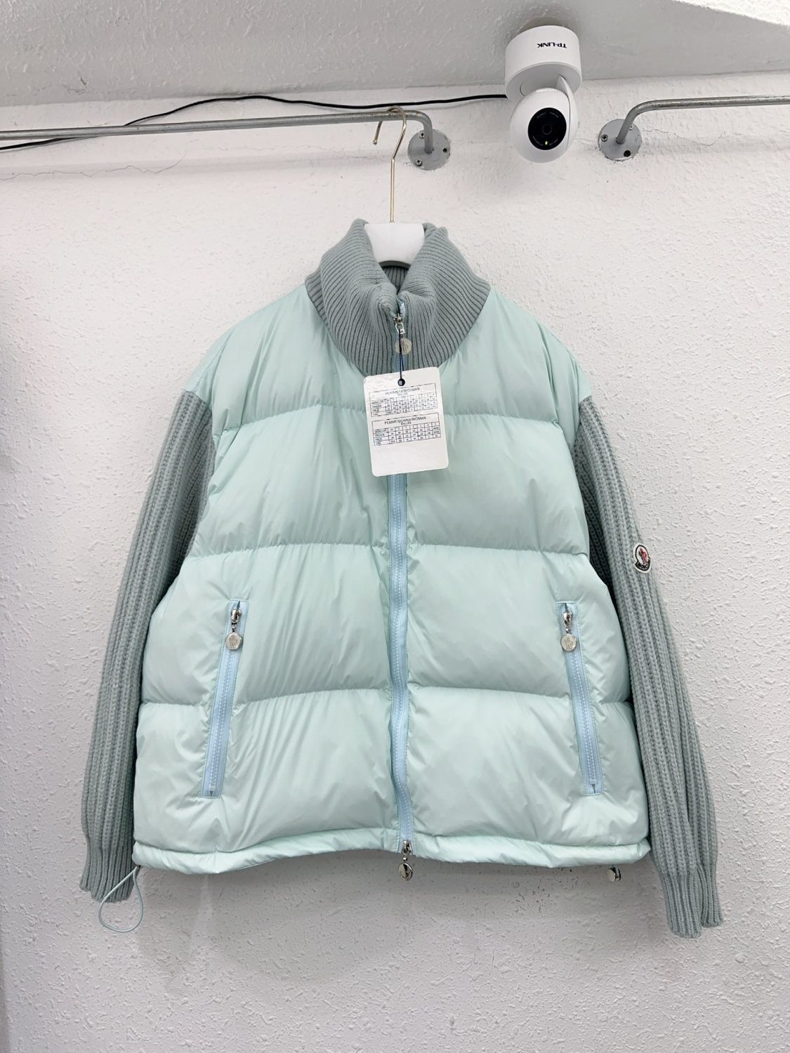 【MONCLER 公式旗艦店】モンクレール ダウンジャケットご好評に付き再入荷！