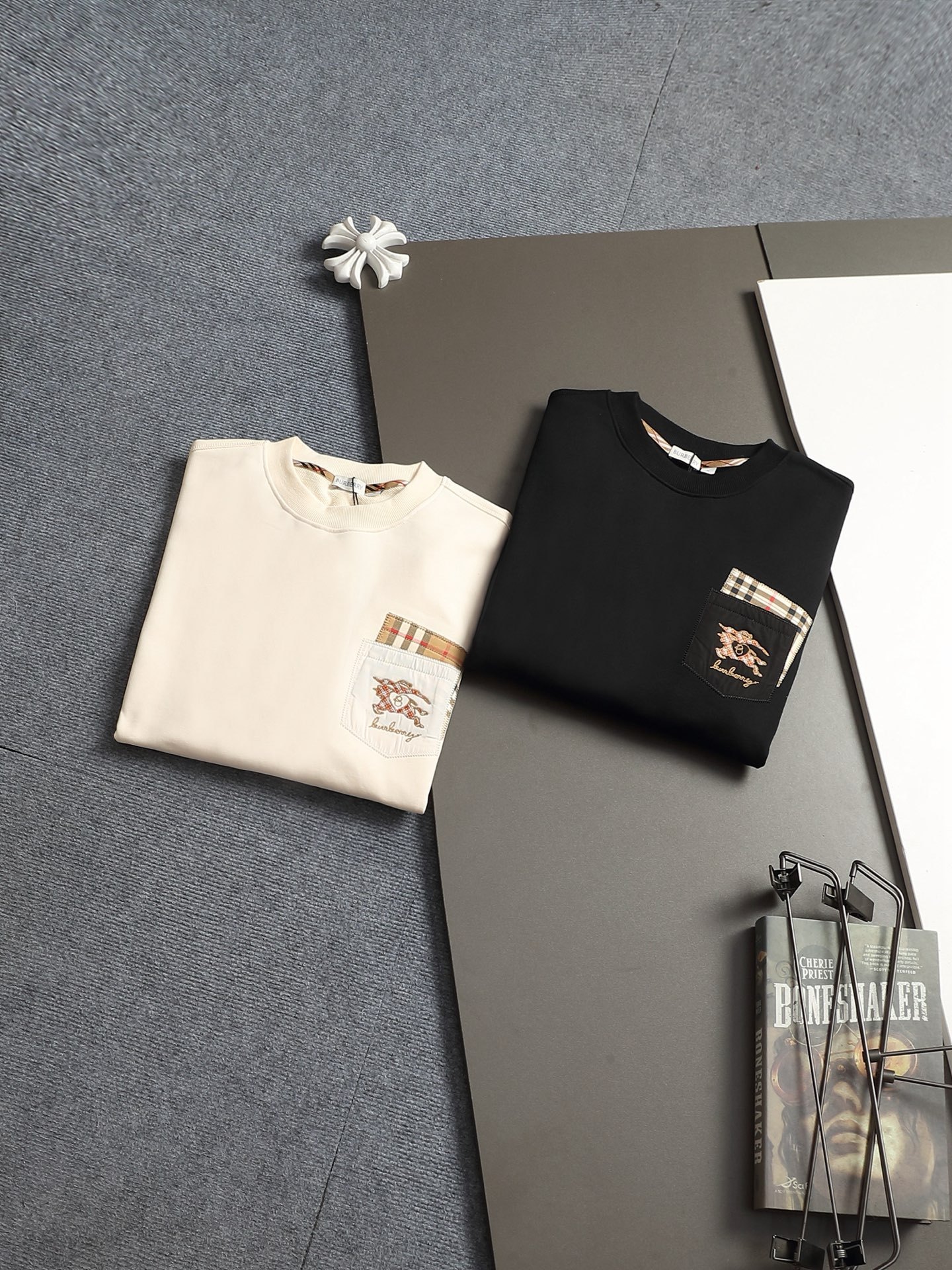 【BURBERRY】長袖 T シャツ