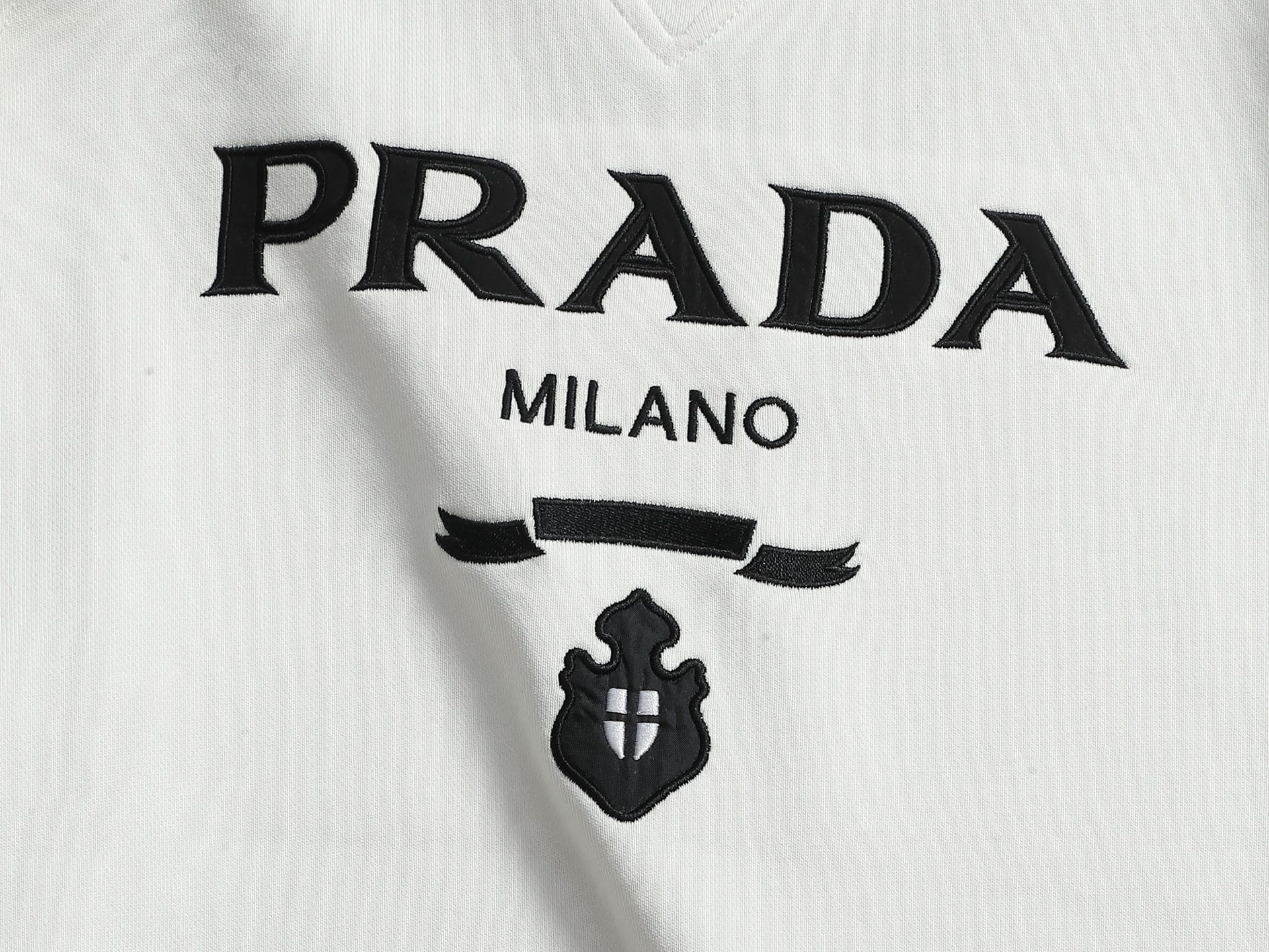 【PRADA】プリント長袖 T シャツ