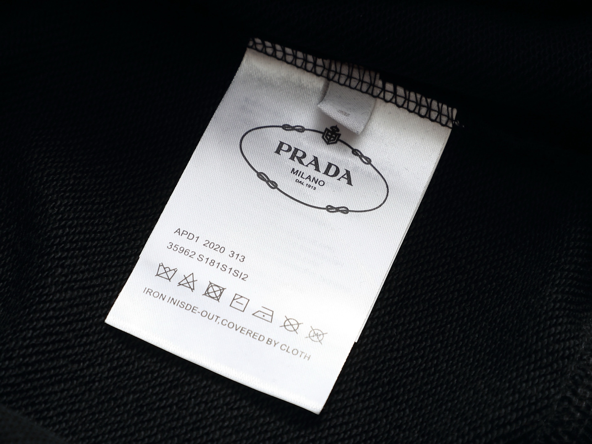 【PRADA】プリント長袖 T シャツ