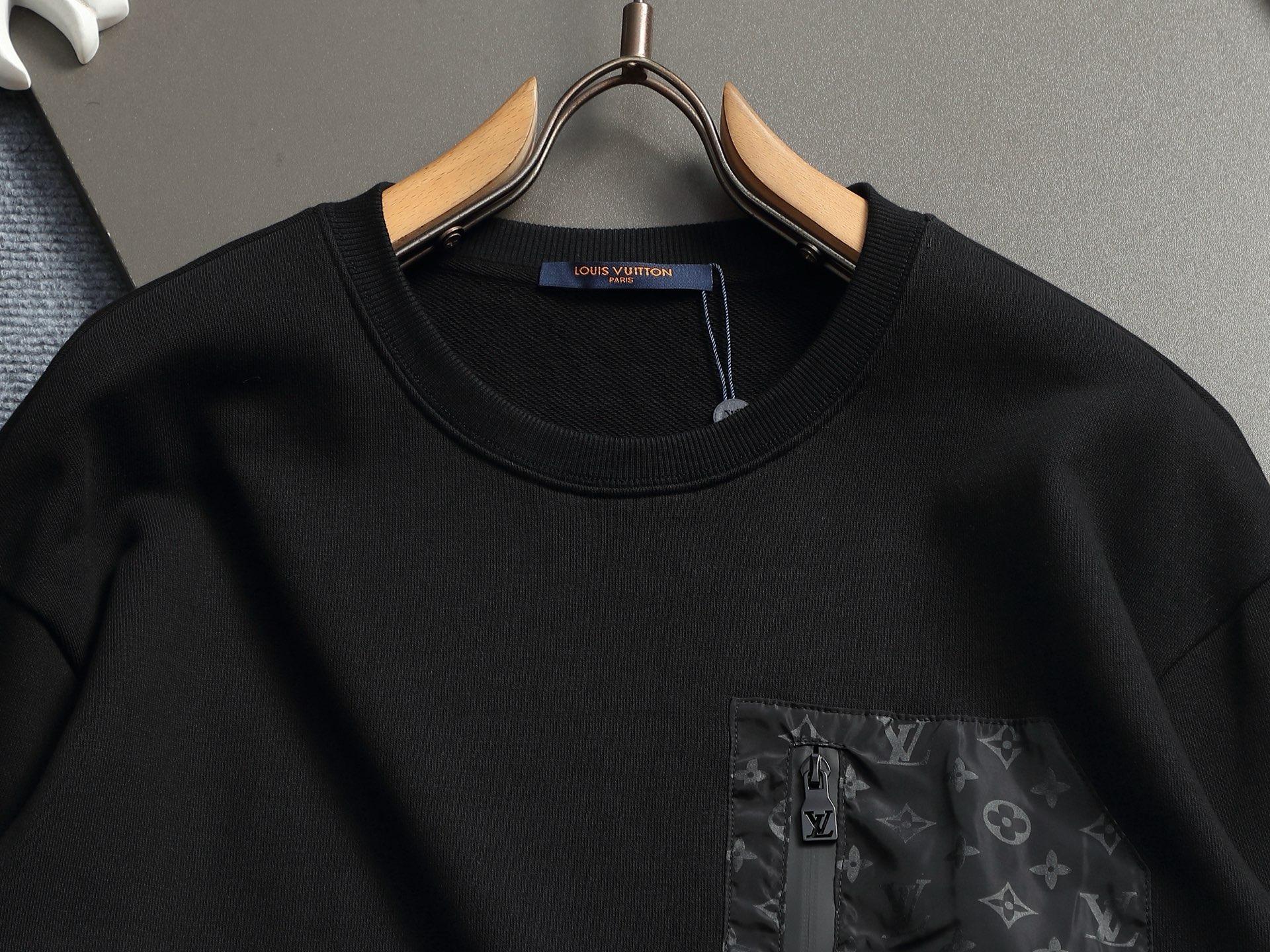 【LOUIS VUITTON】長袖 T シャツ