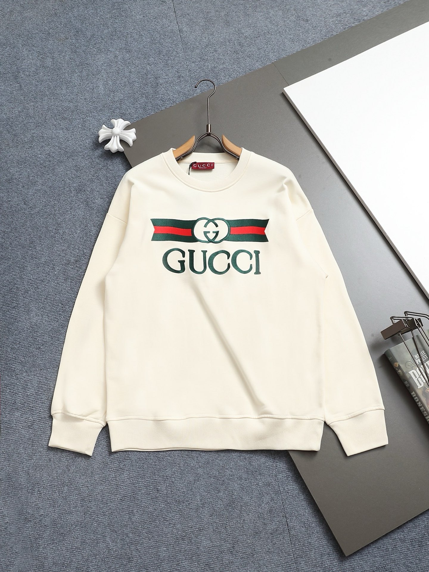 【GUCCI】刺繍長袖 T シャツ