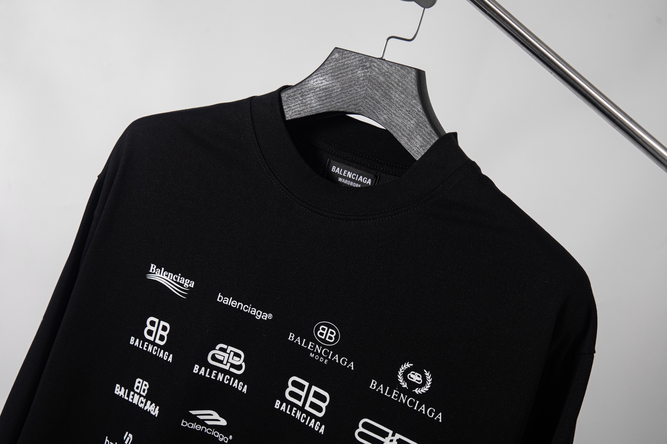【BALENCIAGA】プリント長袖 T シャツ