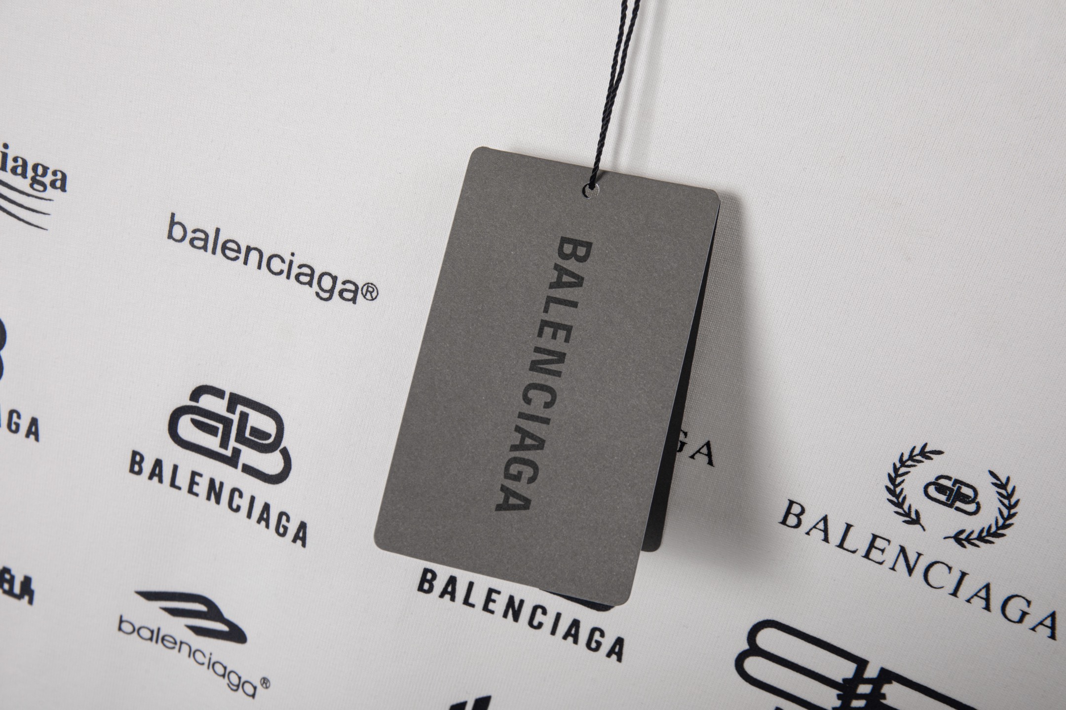 【BALENCIAGA】プリント長袖 T シャツ