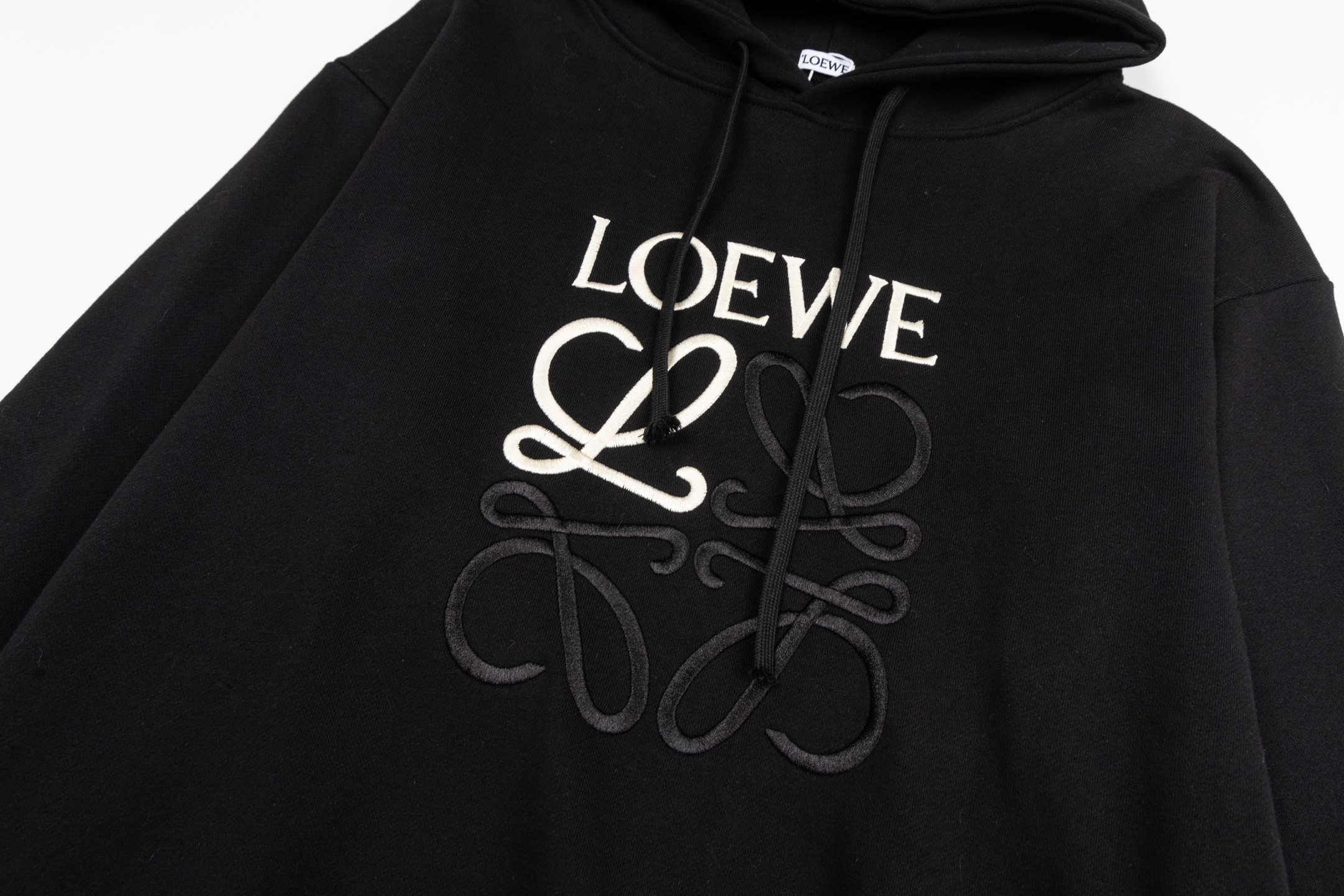 【LOEWE】刺繍パーカー