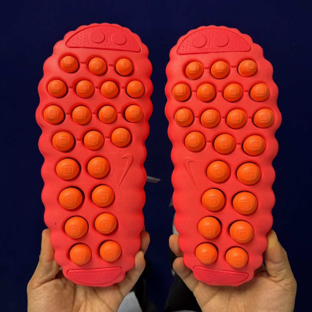 【超人気】Nike Mind 001 