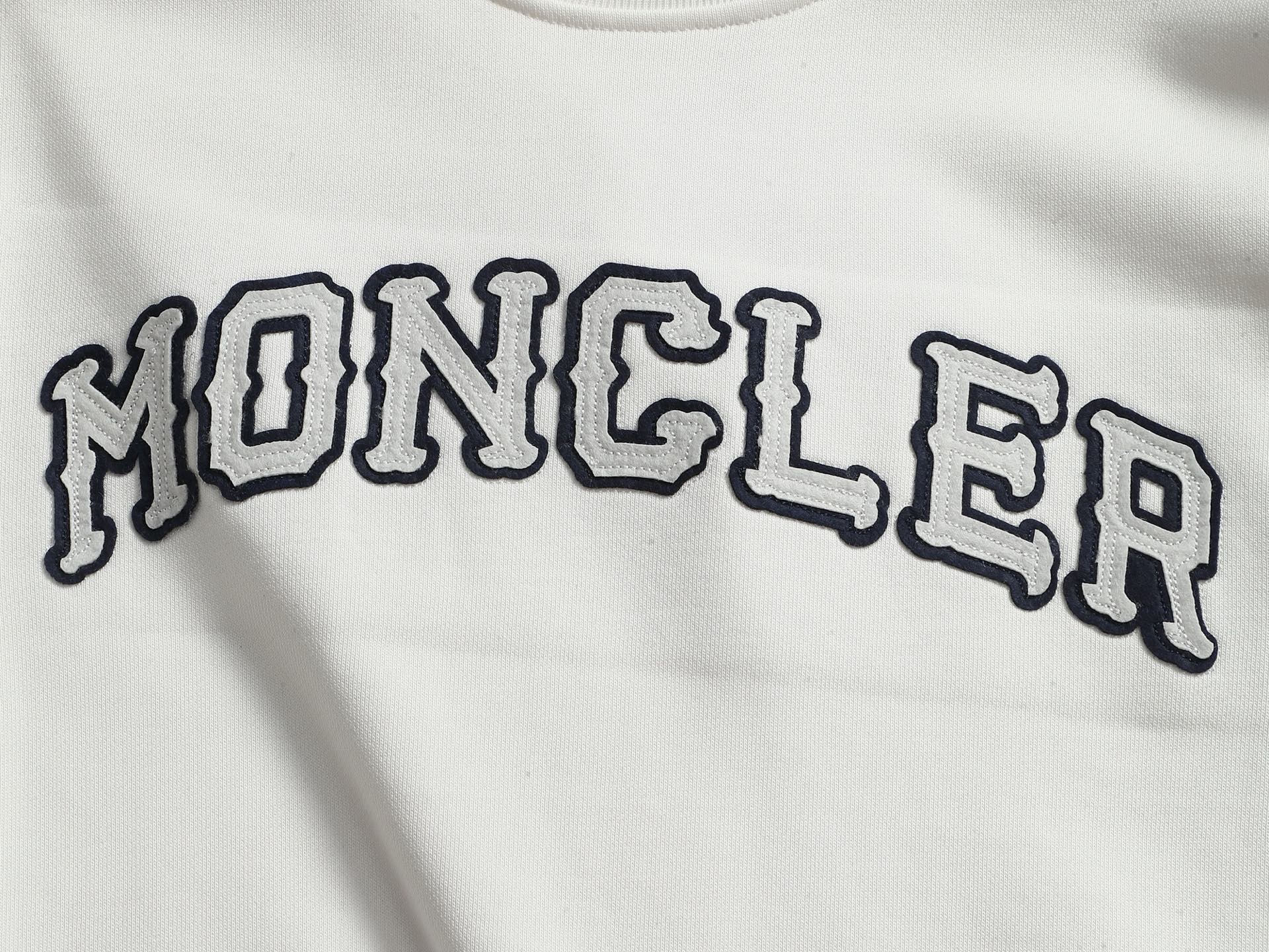 【MONCLER】刺繍長袖 T シャツ