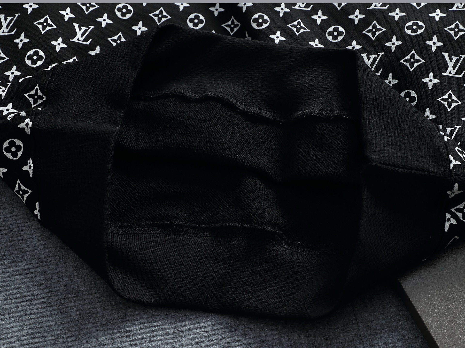 【LOUIS VUITTON】長袖 T シャツ