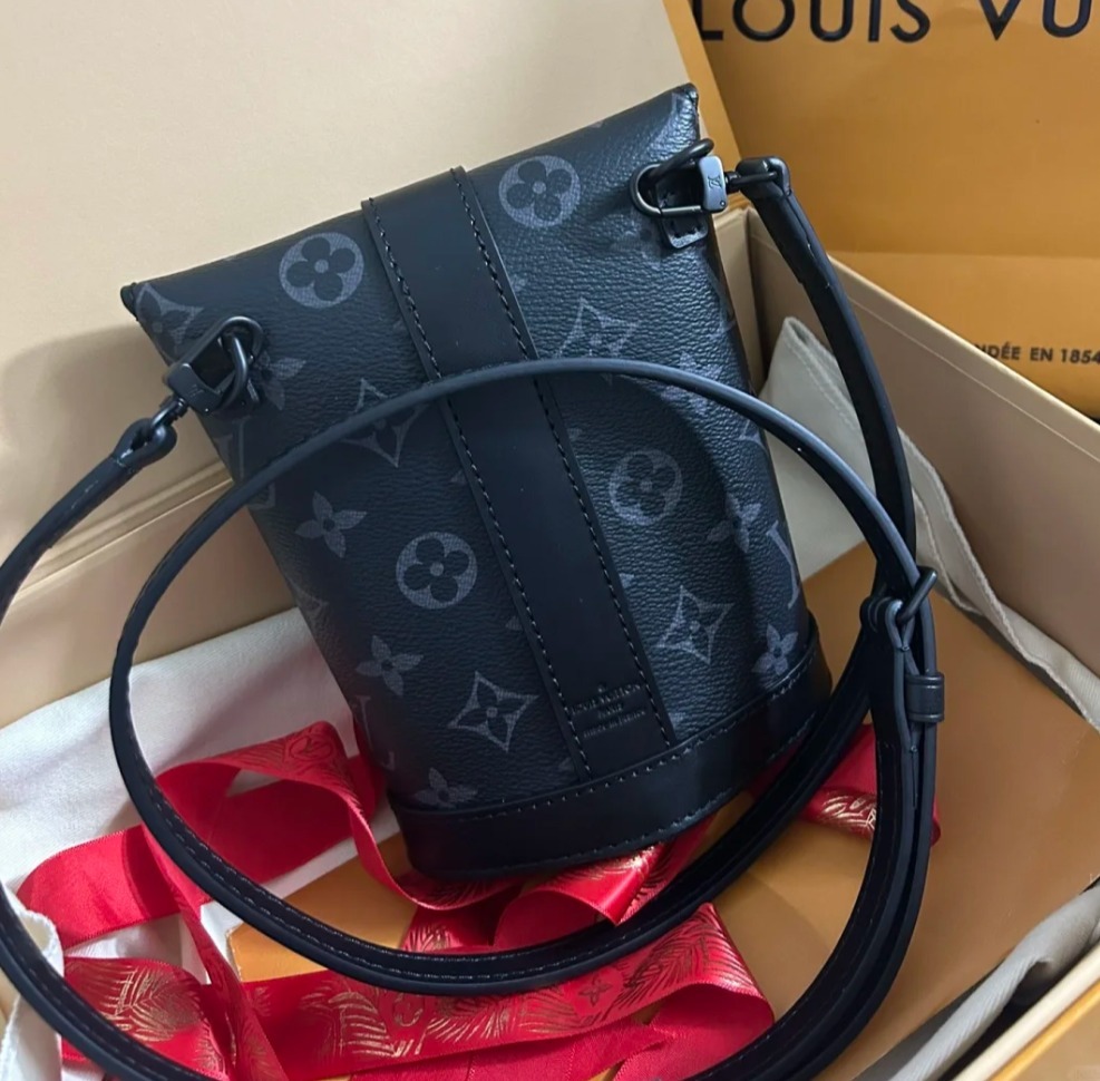 【多用途】Louis Vuitton エンベロップ・ポーチ