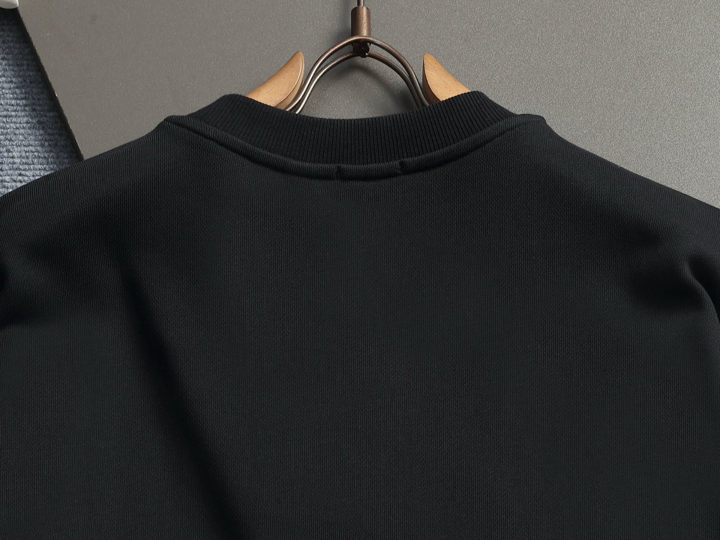 【BURBERRY】刺繍長袖 T シャツ