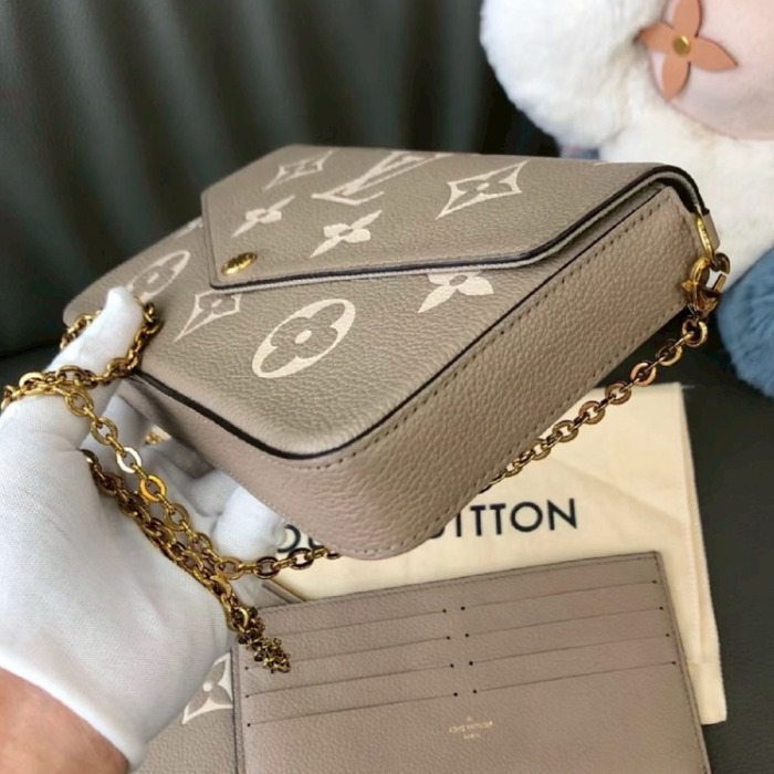 【品格を持ち歩く♪】Louis vuitton チェーンウォレット