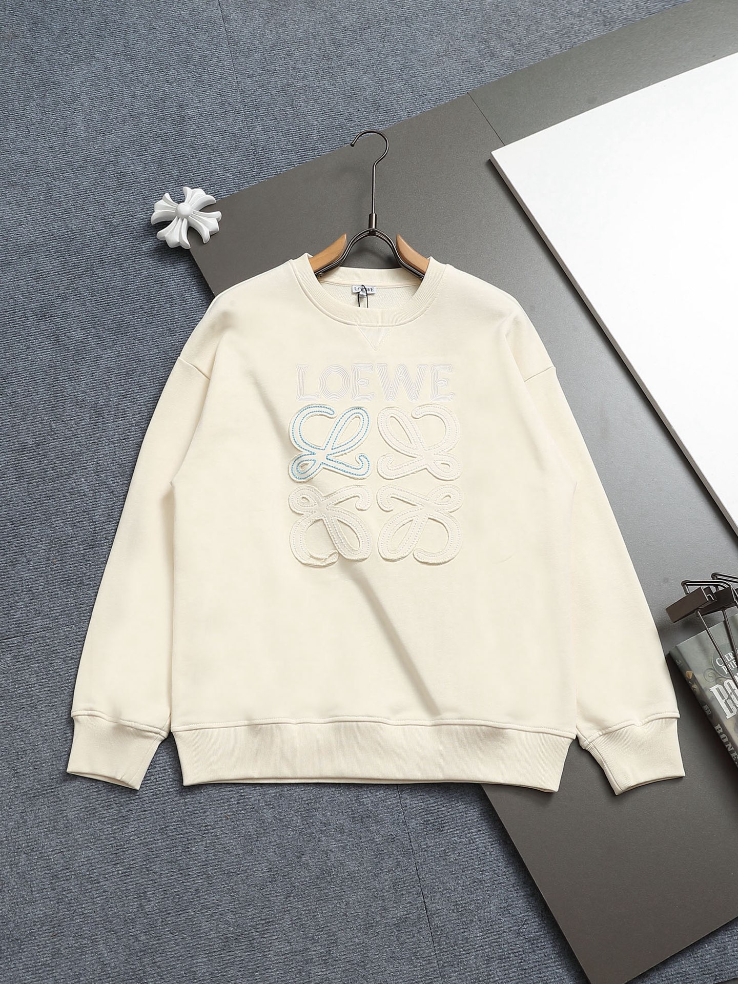 【LOEWE】長袖 T シャツ