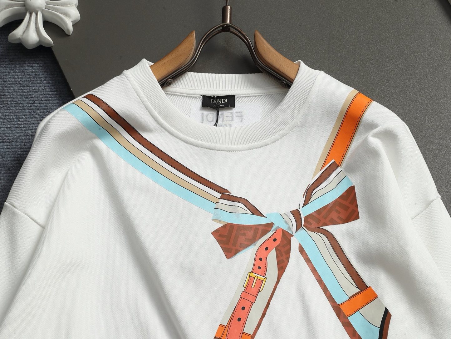 【FENDI】長袖 T シャツ