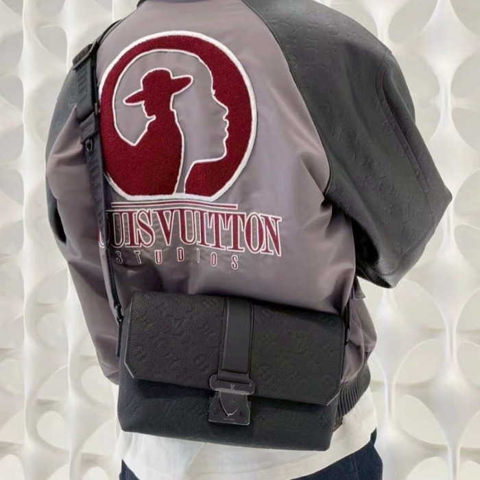 【大人の定番☆】Louis Vuitton Sケープ メッセンジャーバッグ M23741