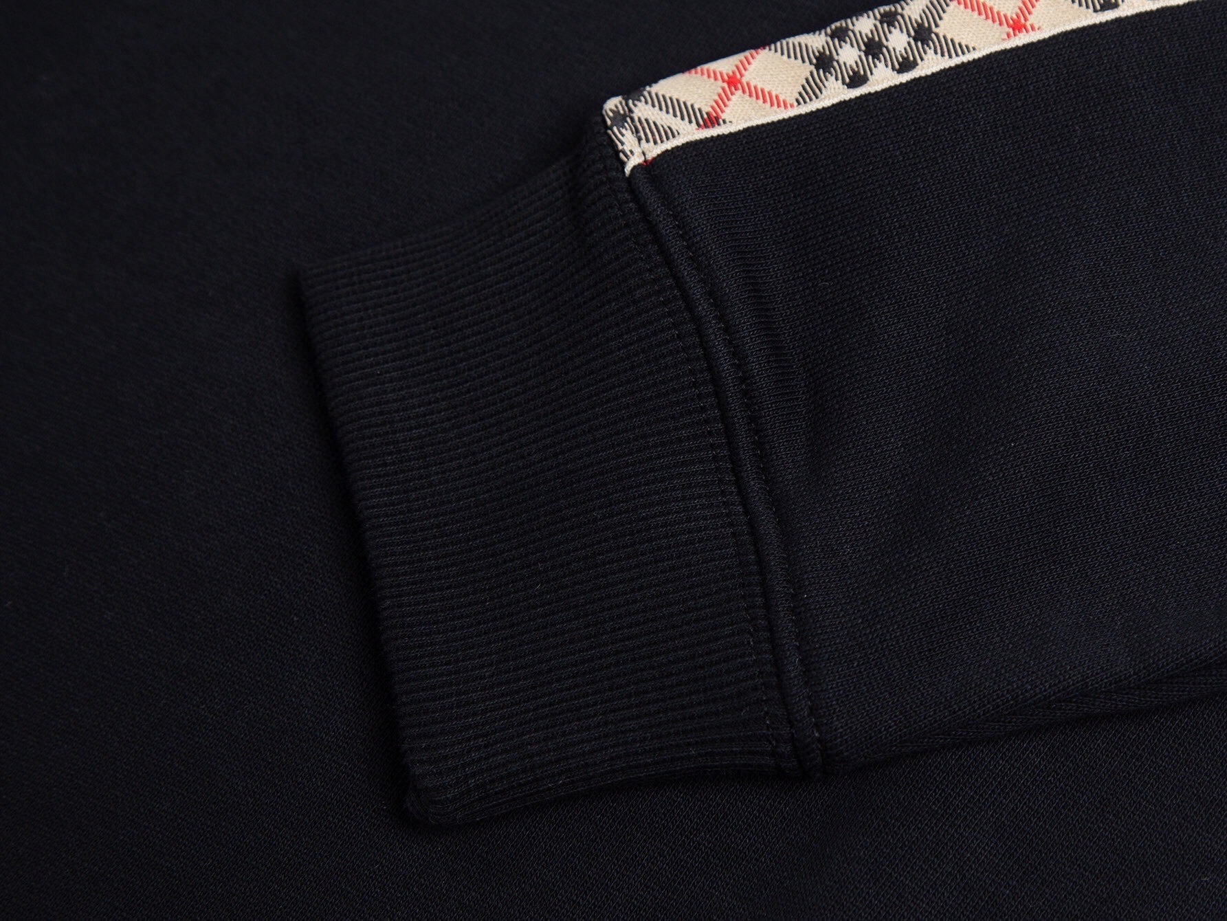 【BURBERRY】刺繍長袖 T シャツ
