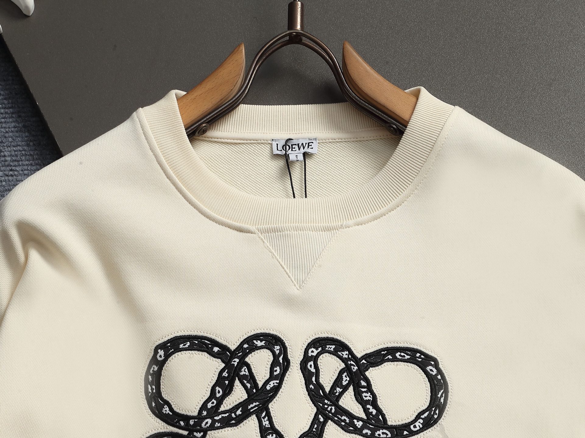 【LOEWE】刺繍長袖 T シャツ