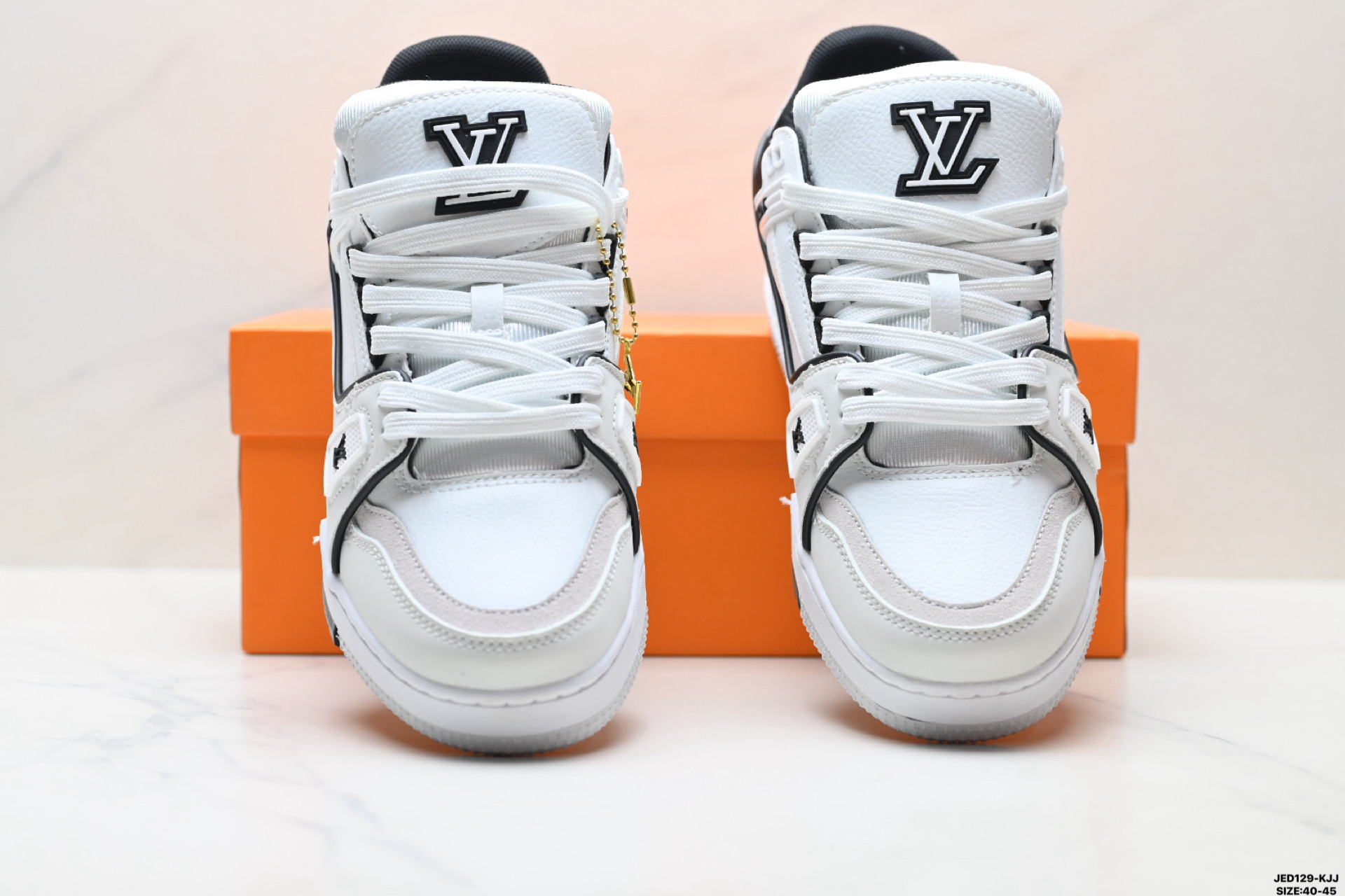 Louis Vuitton Trainer Sneaker Low 
