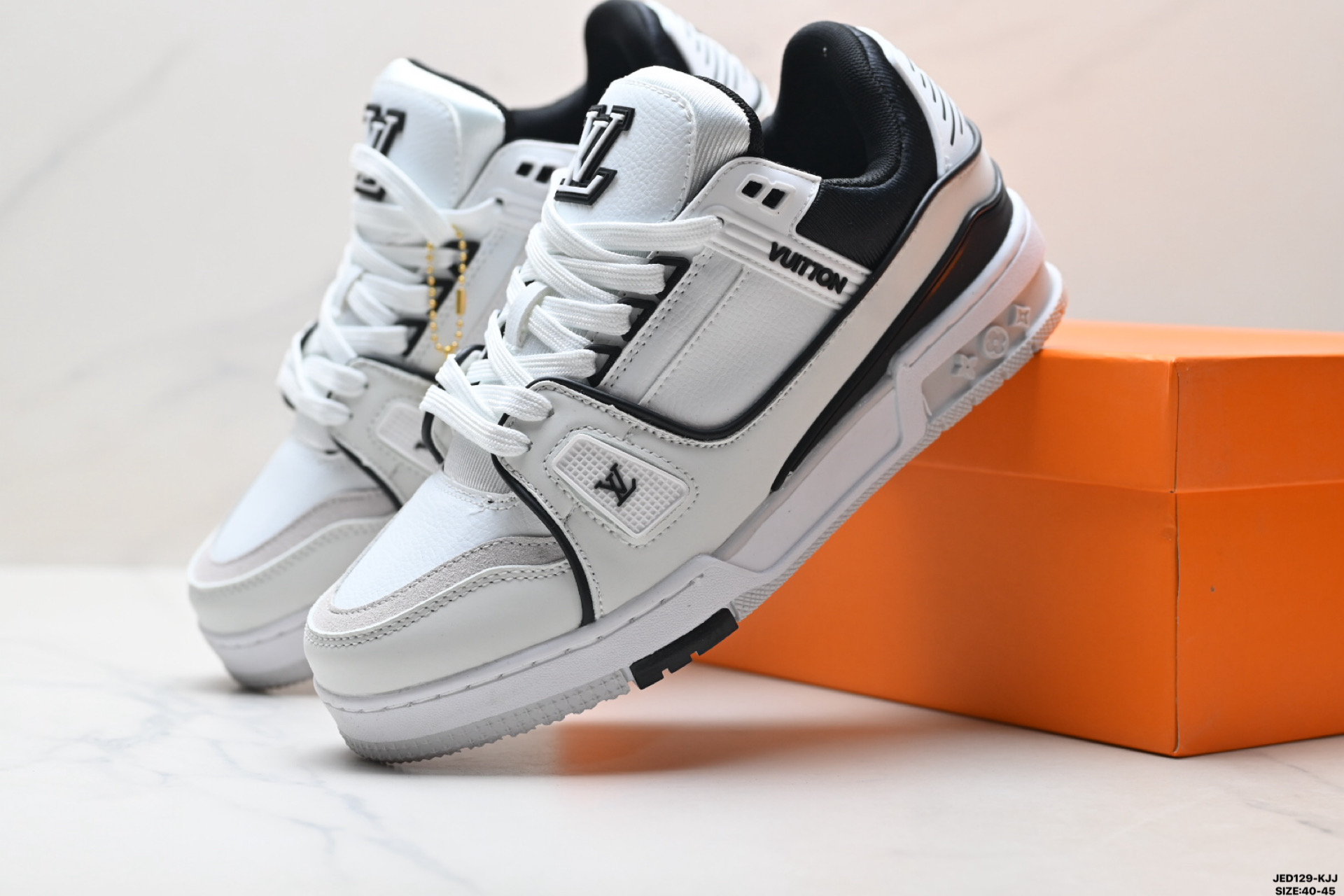 Louis Vuitton Trainer Sneaker Low 