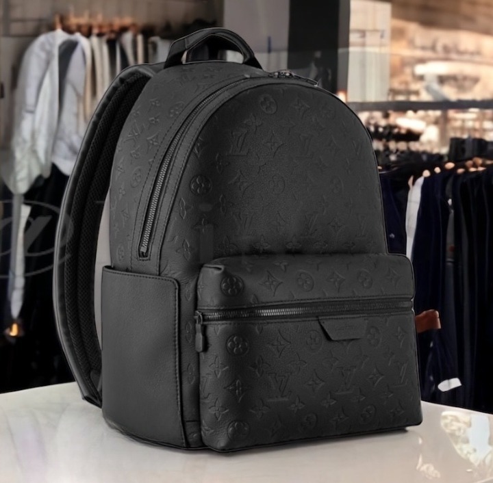【都会的バックパック】Louis Vuitton Discovery Rucksack