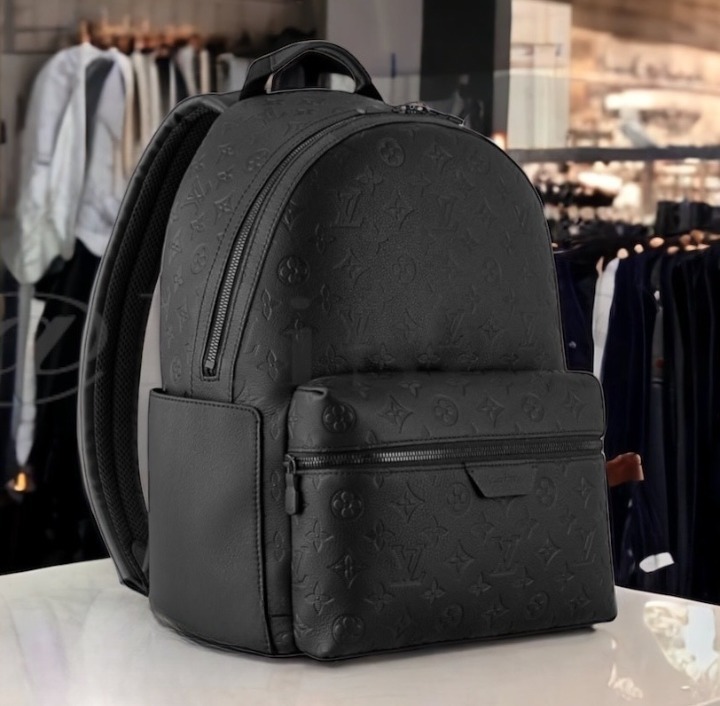 【都会的バックパック】Louis Vuitton Discovery Rucksack